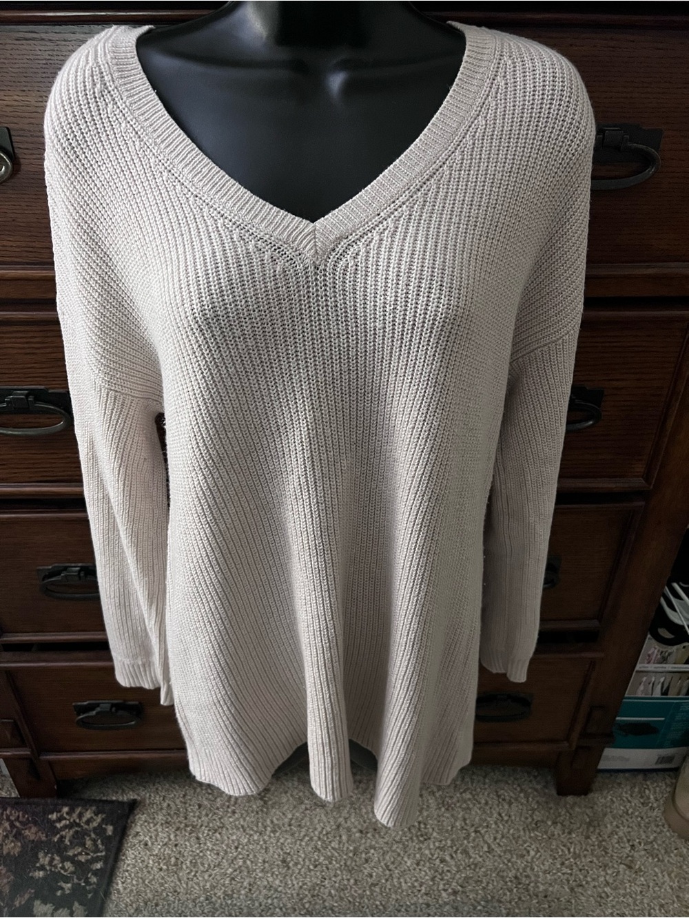 American Eagle Outfitters Light Cream V-Neck Ribbed Knit Top